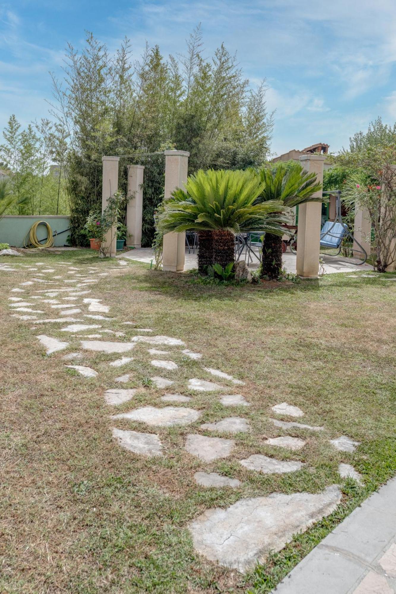 Blue Dolphin Apartment - Private Indoor Pool, Jacuzzi, Garden Split Exterior foto
